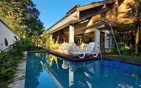 Suite No Condominio Itamambuca - Muito Perto Da Praia !!!
